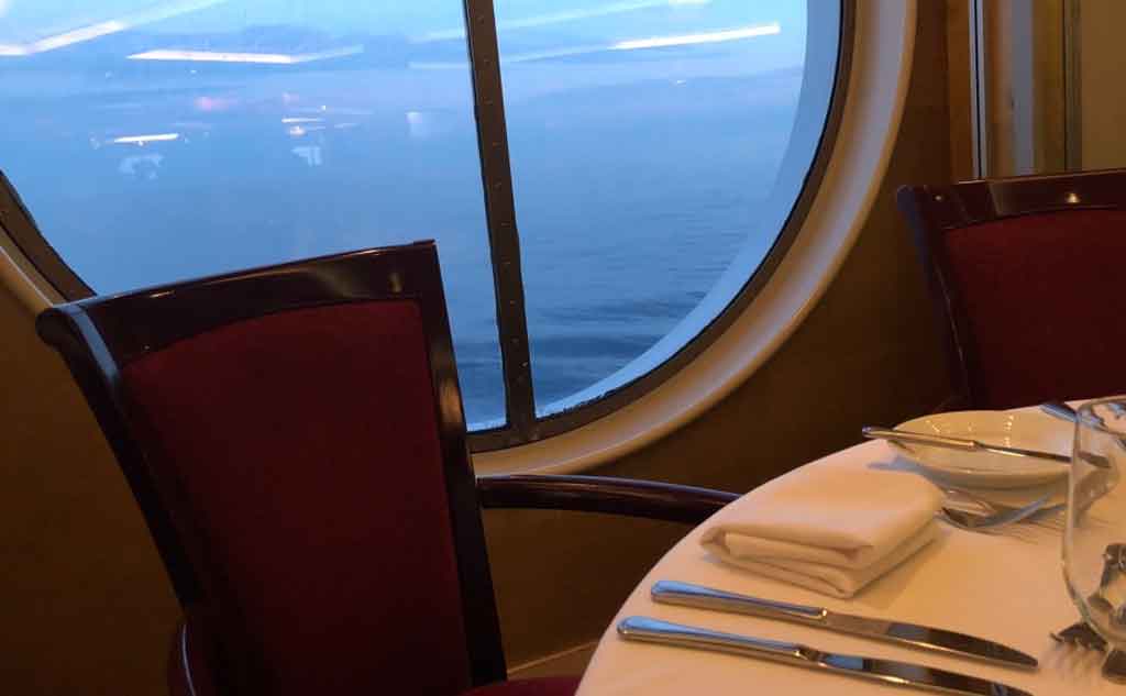 A dinner cruise is a great date night idea.