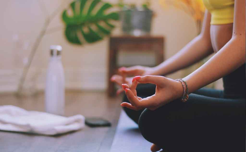 Focusing on yourself is another habit to achieve a positive attitude.