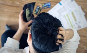 Having poor spending habits is another red flag to look out for in a relationship.