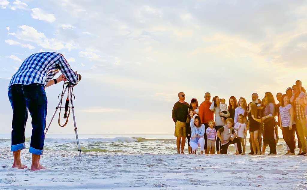 Family Photo Shoot is a great family tradition to start with your kids while they are young.