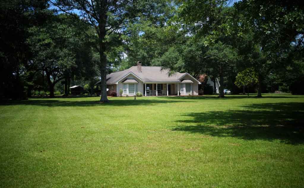 Having curb appeal is another tip to sell your home quickly.