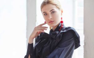 Check out the Top 10 Qualities that Define a Classy Woman. Another trait that defines a classy woman is dressing in classic pieces.