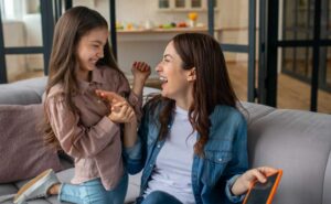 Being kind to everyone is another habit to achieve a positive attitude.